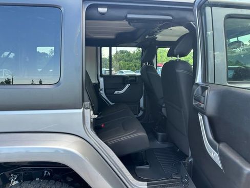 Used 2016 Jeep Wrangler Unlimited Sahara AWD/4WD image 21