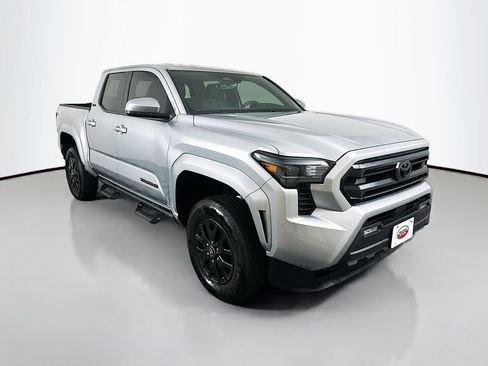 Certified 2025 Toyota Tacoma SR5 AWD/4WD image 3