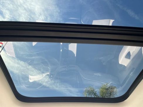 Used 2019 Volvo XC60 T5 Momentum w/ Premium Package image 21