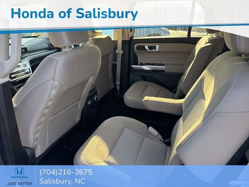 Used 2023 Ford Explorer XLT image 9