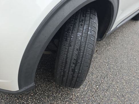 Used 2021 Ford Explorer XLT w/ Equipment Group 202A image 35