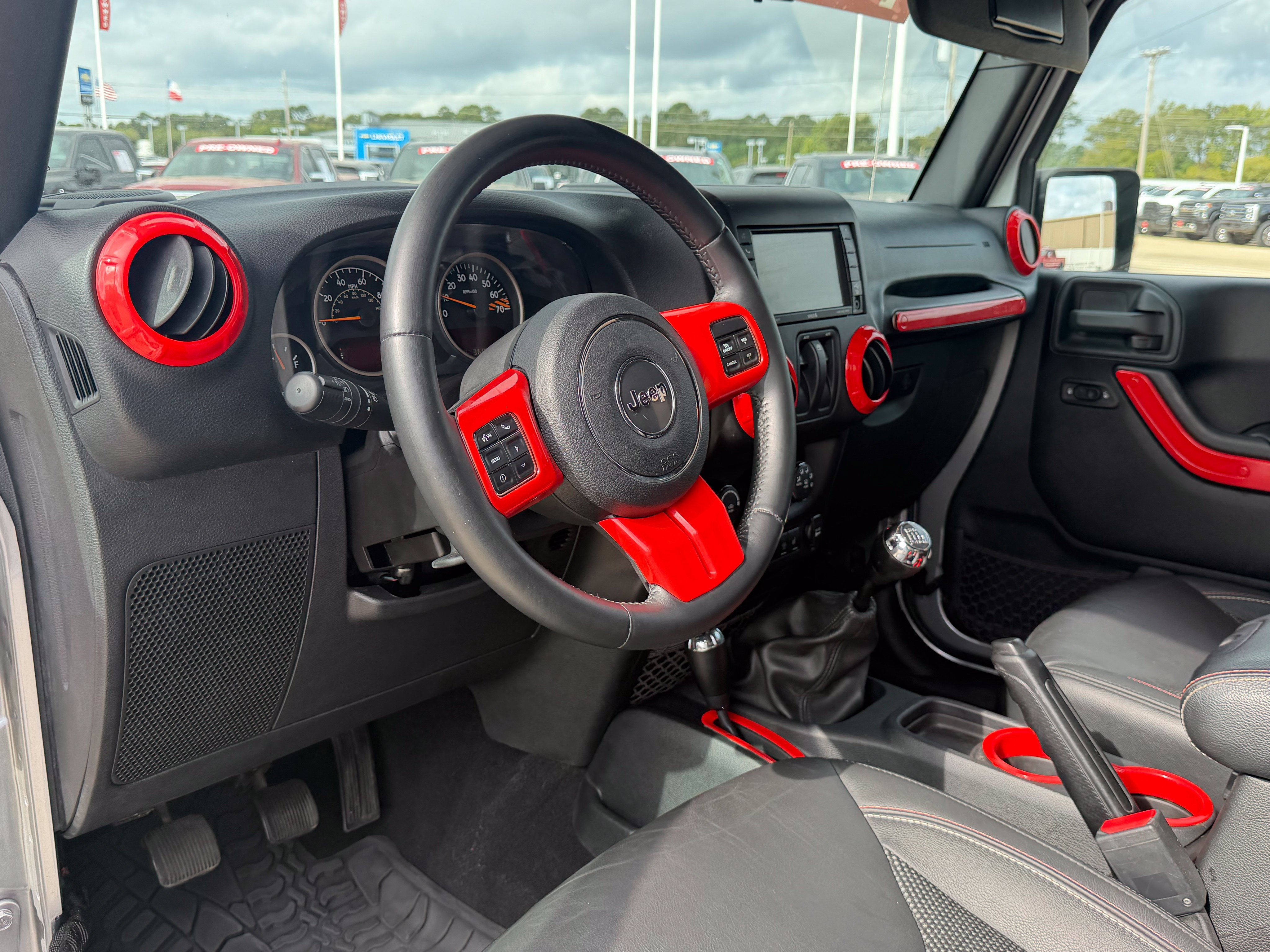 Used 2016 Jeep Wrangler Sahara AWD/4WD image 18