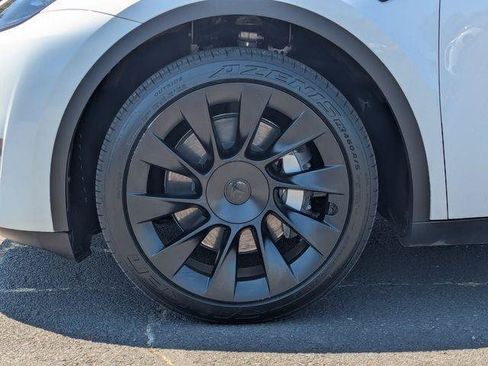 Used 2023 Tesla Model Y Long Range AWD/4WD image 36