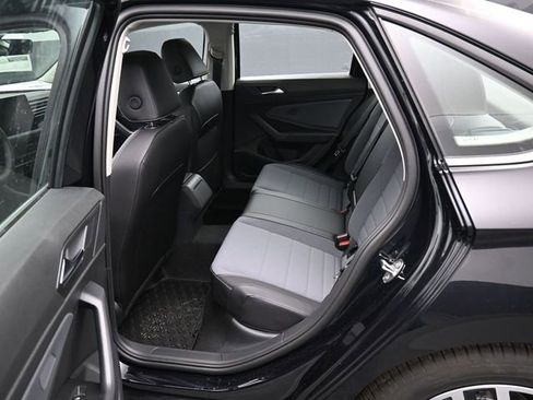 New 2026 Volkswagen Jetta SE image 8