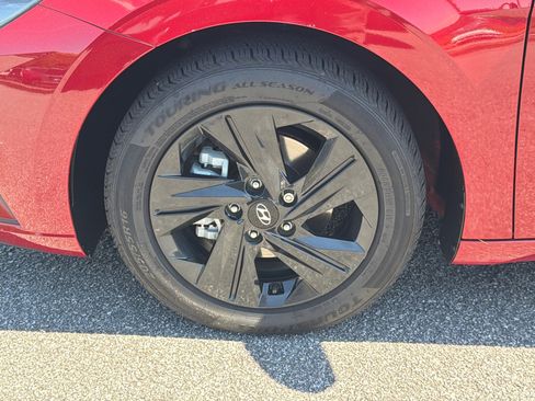 Certified 2023 Hyundai Elantra SEL FWD image 11