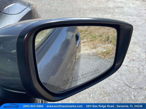 Used 2021 Nissan Versa SV image 13