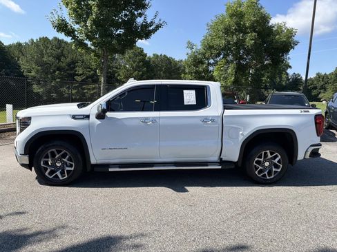 Used 2024 GMC Sierra 1500 SLT w/ X31 Off-Road Package AWD/4WD image 4