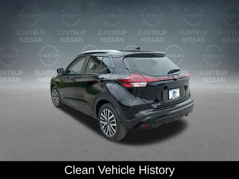 Used 2023 Nissan Kicks SV FWD image 3