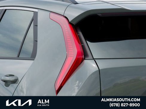 New 2025 Kia Niro Wind image 11