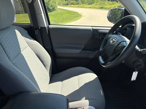 Used 2023 Toyota Tacoma SR AWD/4WD image 28