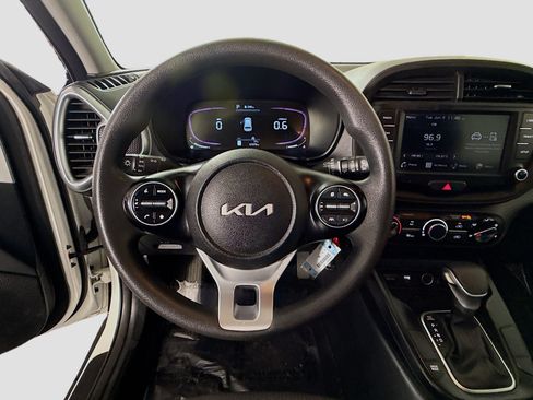 Used 2024 Kia Soul LX w/ Option Group 015 FWD image 13