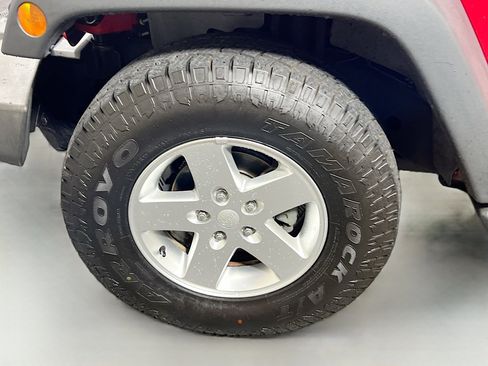 Used 2013 Jeep Wrangler Sport AWD/4WD image 13