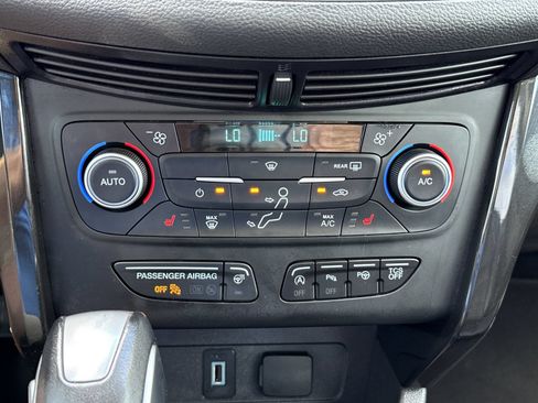Used 2019 Ford Escape Titanium AWD/4WD image 24
