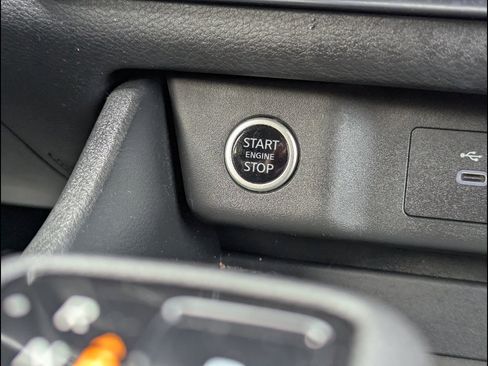 Used 2023 Nissan Rogue S image 29