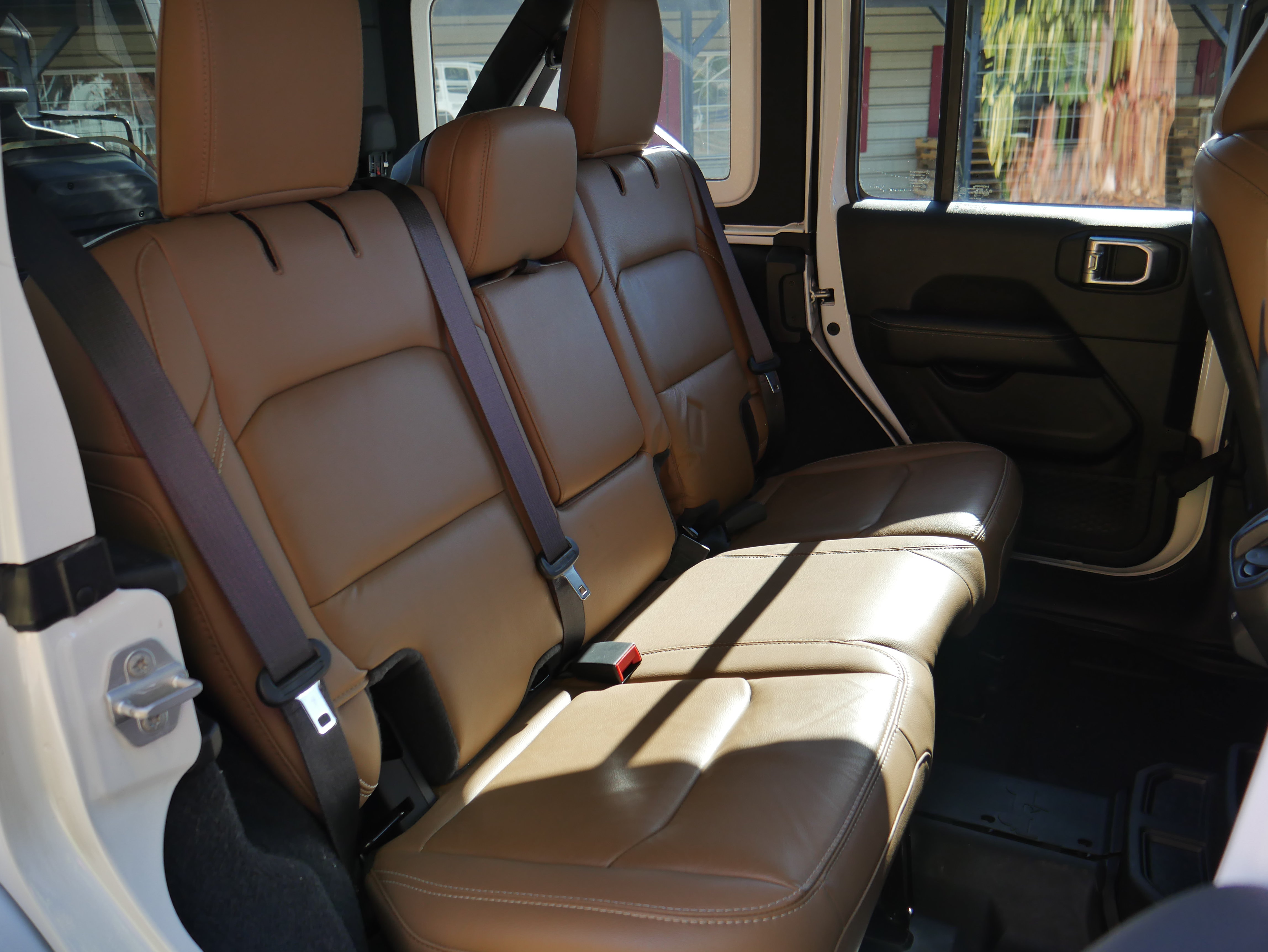 Used 2021 Jeep Wrangler Unlimited Rubicon AWD/4WD image 31
