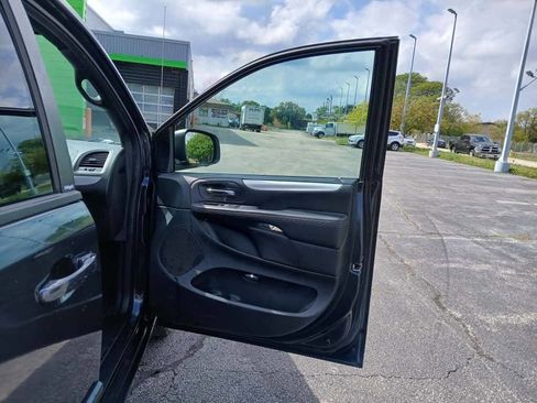 Used 2014 Dodge Grand Caravan SXT w/ UConnect Hands-Free Group image 15