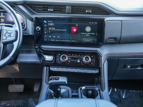Used 2024 GMC Sierra 1500 AT4 w/ Technology Package AWD/4WD image 13