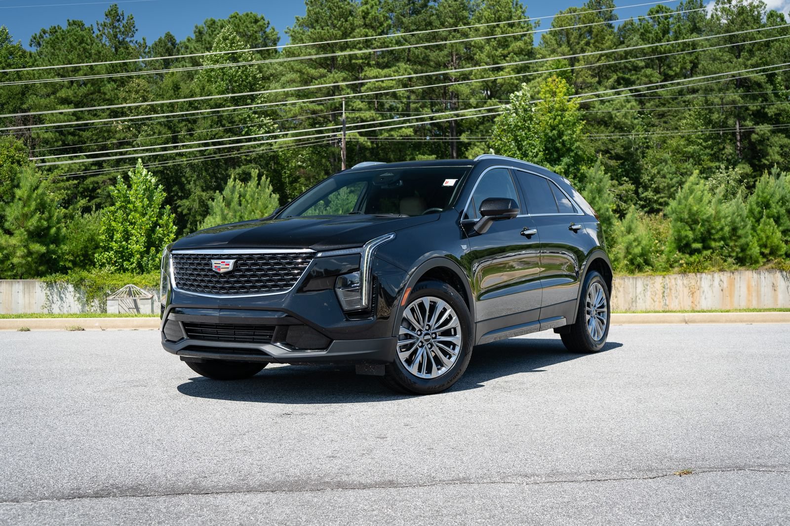Used 2025 Cadillac XT4 Premium Luxury FWD image 1