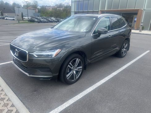 Used 2020 Volvo XC60 T5 Momentum w/ Protection Package Premier image 3