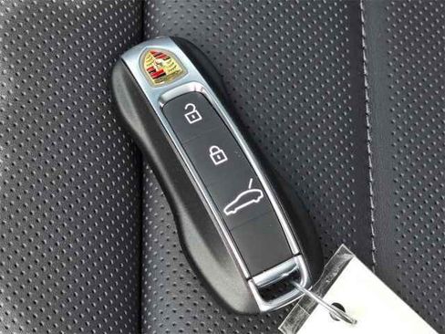 New 2025 Porsche Panamera 4 image 38