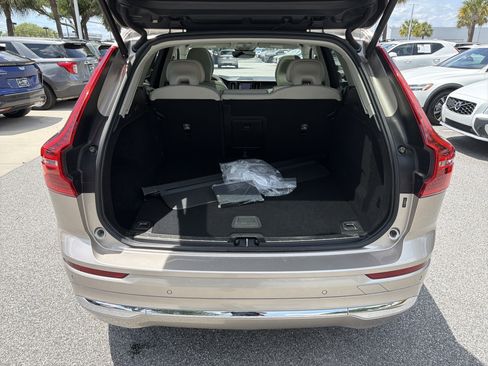 Certified 2023 Volvo XC60 B5 Plus AWD/4WD image 34