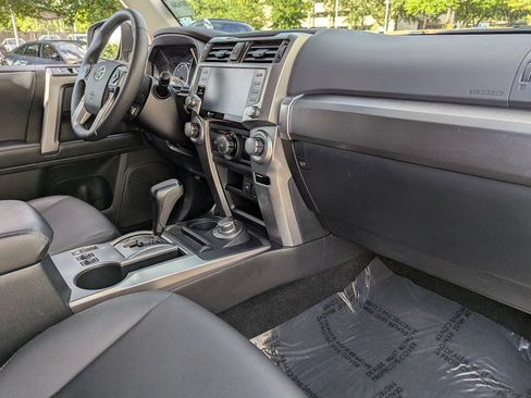 Used 2022 Toyota 4Runner TRD Sport w/ Technology Package AWD/4WD image 37