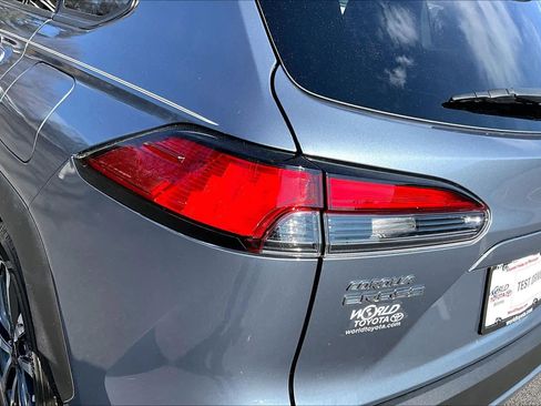 Used 2022 Toyota Corolla Cross XLE image 28