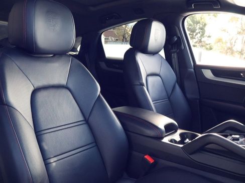 Certified 2024 Porsche Cayenne Coupe image 24