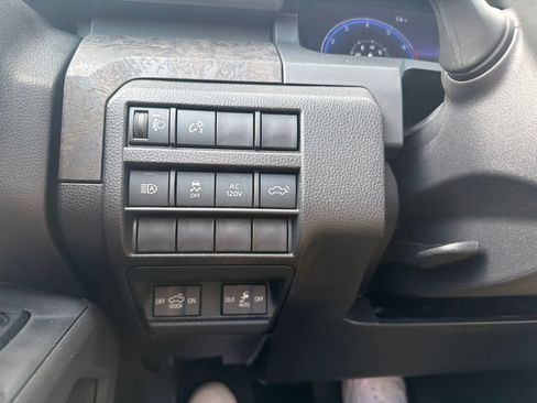 Used 2026 Toyota Tacoma Limited AWD/4WD image 22