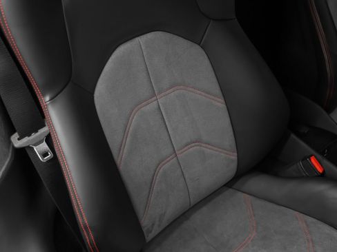 Certified 2018 Ferrari 488 GTB RWD image 23