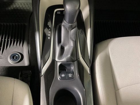 Used 2021 Toyota Corolla LE image 27