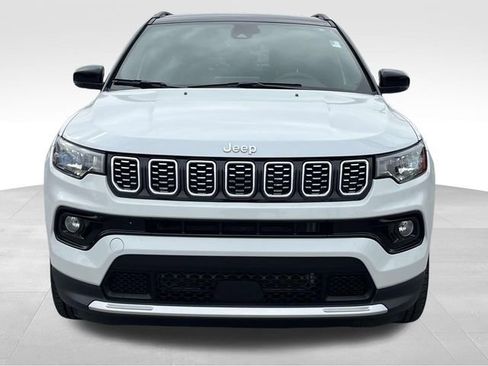 Used 2025 Jeep Compass Limited image 2