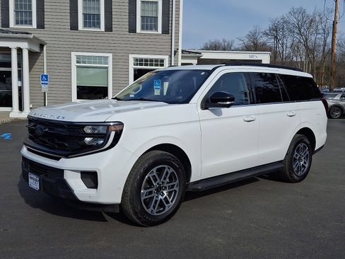 Certified 2025 Ford Expedition Active AWD/4WD image 1