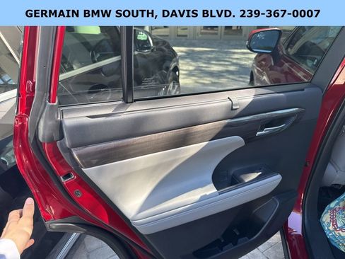 Used 2021 Toyota Highlander Platinum image 33