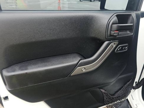 Used 2018 Jeep Wrangler Unlimited Sport S AWD/4WD image 8