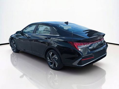 New 2026 Hyundai Elantra Limited FWD image 7
