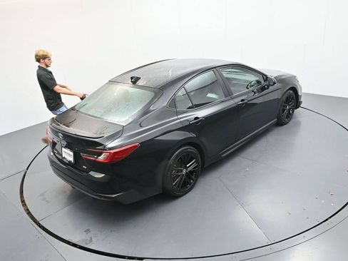 Used 2025 Toyota Camry SE FWD image 22