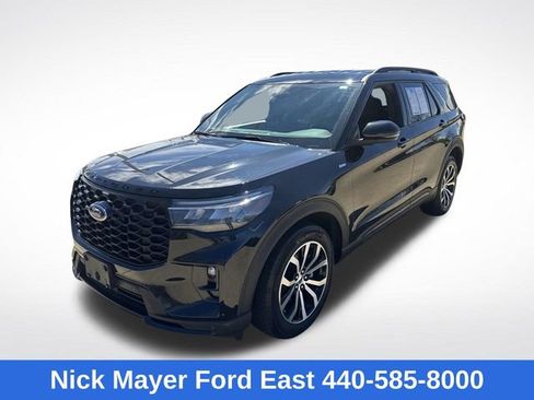 Used 2025 Ford Explorer ST-Line AWD/4WD image 3