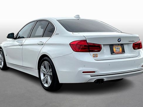 Used 2018 BMW 330e image 11