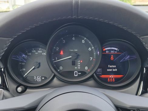 Used 2025 Porsche Macan image 14