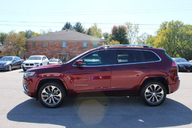 Used 2019 Jeep Cherokee Overland w/ Technology Group AWD/4WD image 5