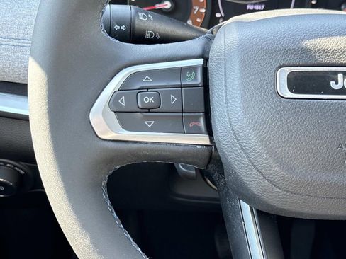 Used 2022 Jeep Compass Latitude AWD/4WD image 10