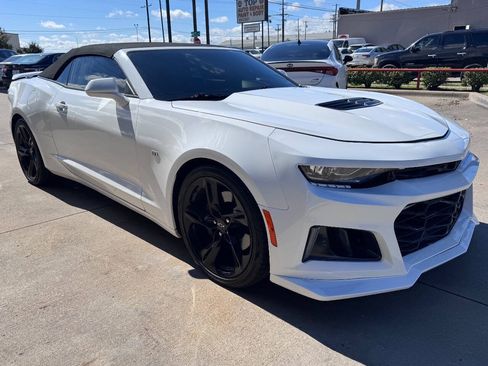 Used 2020 Chevrolet Camaro SS RWD image 3