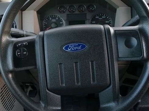 Used 2009 Ford F350 XL image 16