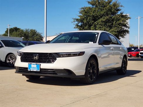 New 2025 Honda Accord SE image 2