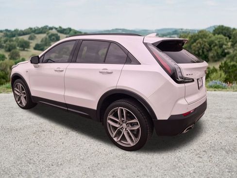 Used 2023 Cadillac XT4 Sport w/ Enhanced Visibility Package FWD image 8