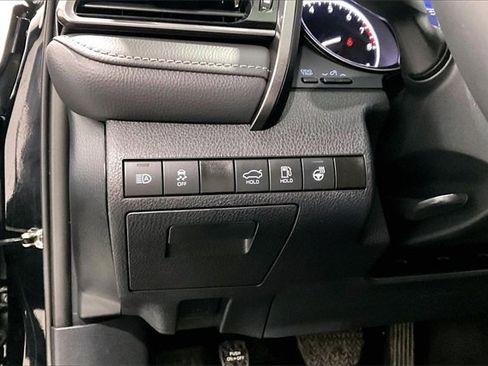 Used 2024 Toyota Camry SE image 38