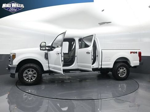 Used 2019 Ford F250 XLT w/ XLT Premium Package AWD/4WD image 18