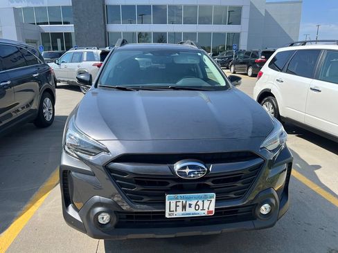 Used 2024 Subaru Outback Premium AWD/4WD image 6