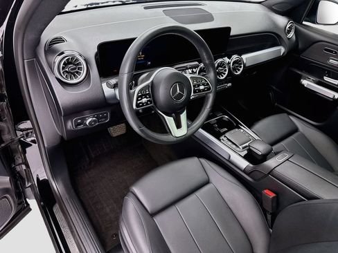 Used 2023 Mercedes-Benz GLB 250 image 9